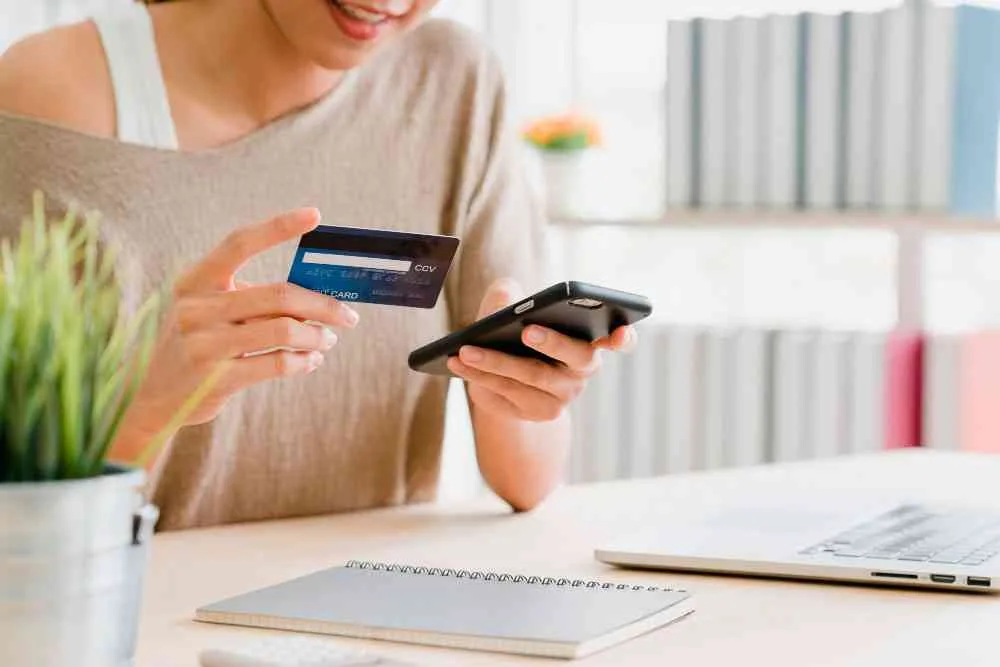 ¿Qué es el M-commerce? — Digitalvar