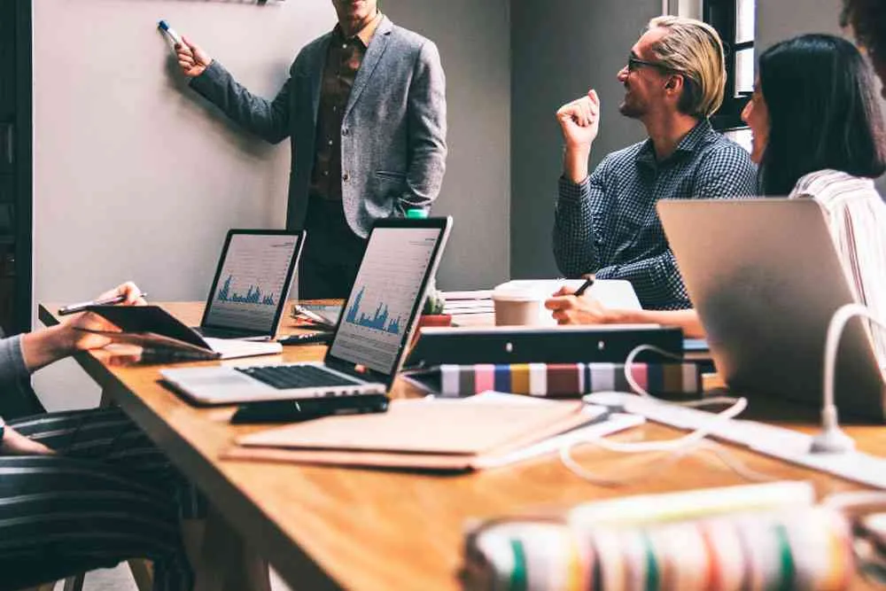5 fuerzas de porter digitalvar